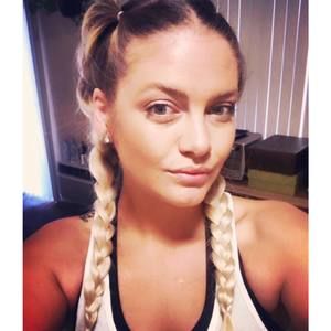 Meet your Posher, Kayla